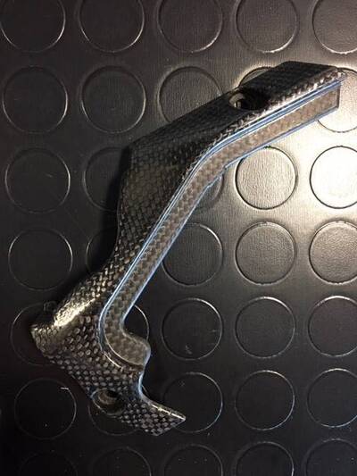 Cornice pignone carbonio Ducati