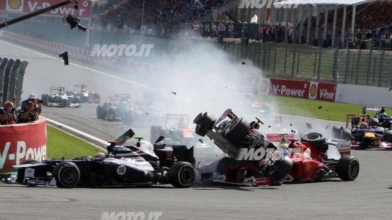 GP Spa 2012: la fotosequenza dell&rsquo;incidente