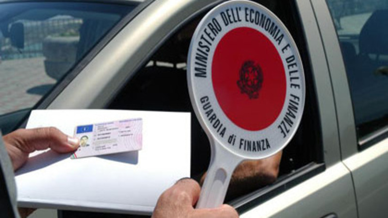 Rinnovo della patente: stop al bollino. Arriva il duplicato