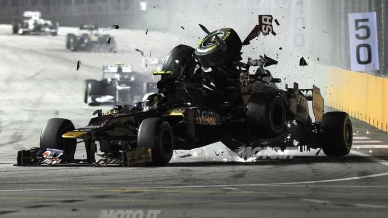 GP Singapore 2012: la foto sequenza dell&#039;incidente di Schumacher
