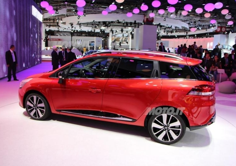 Nuova Renault Clio: a Parigi anche la station wagon