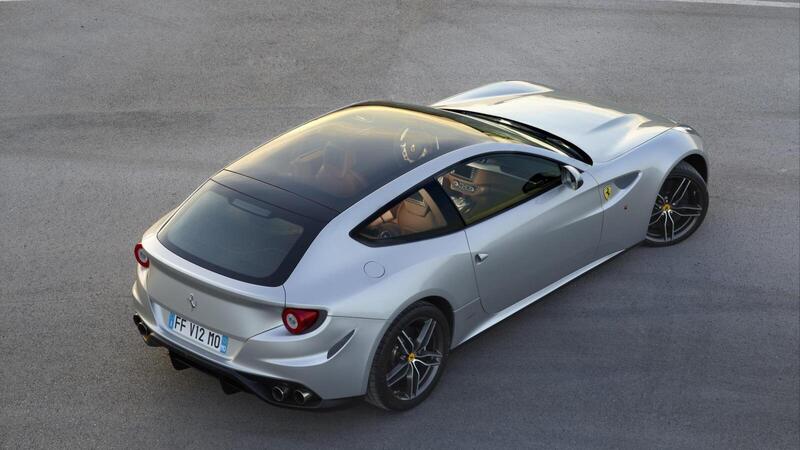 Ferrari FF: a Parigi anche con tetto panoramico