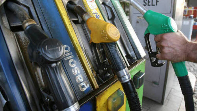 IVA al 22%: perch&eacute; i prezzi della benzina sono gli unici ad essere subito aumentati?