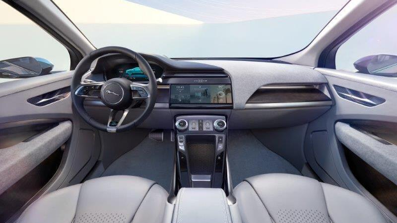 Jaguar I-Pace: per gli interni Alcantara fra lusso e sportivit&agrave;