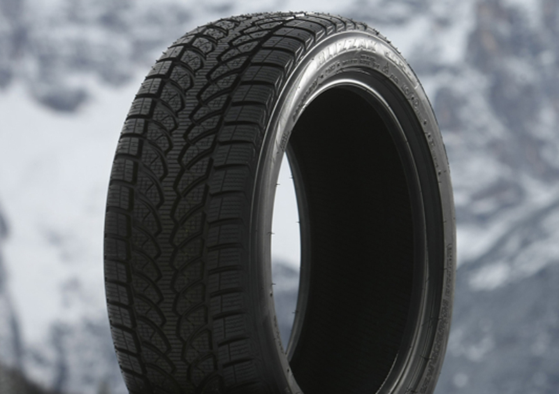 Bridgestone Blizzak LM-32