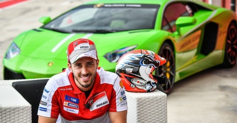 Dovizioso in gara a Valencia con una Lamborghini