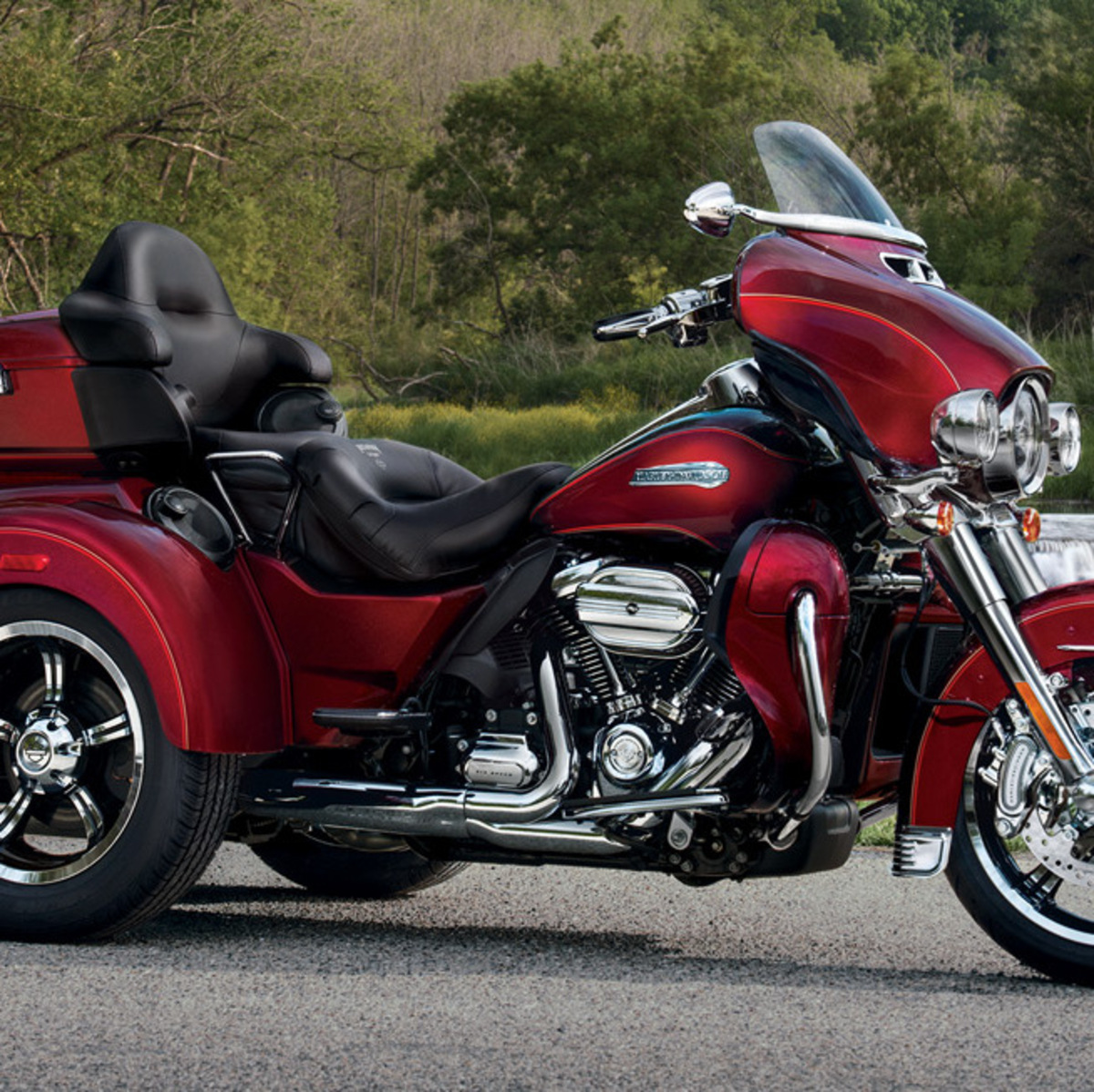 Harley-Davidson 107 Tri Glide Ultra (2017 - 18) - FLHTCUTG