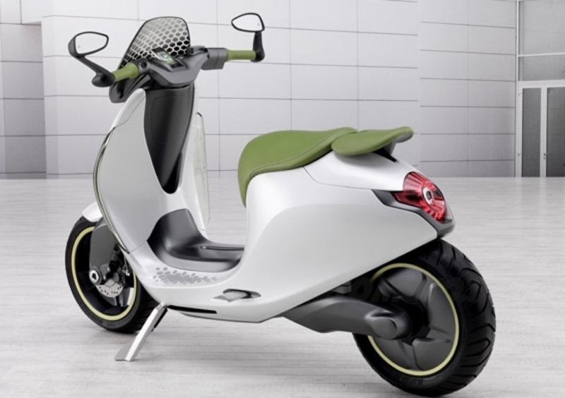 smart: confermato lo scooter elettrico per il 2014. Nascer&agrave; con Vectrix