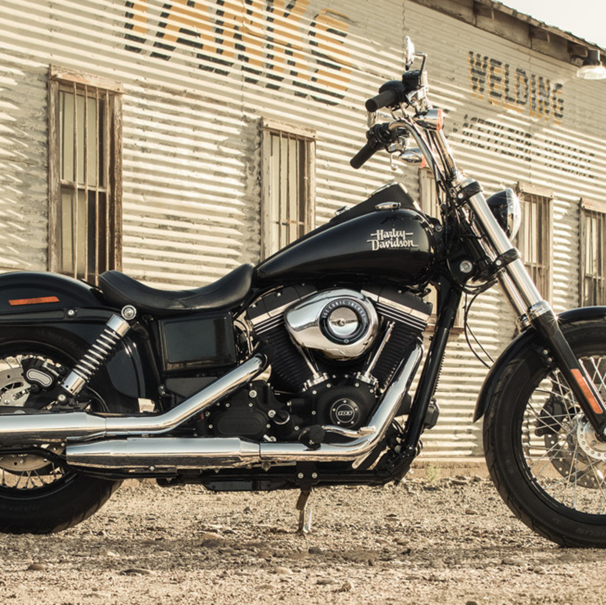 Harley-Davidson 1690 Street Bob (2017) - FXDB