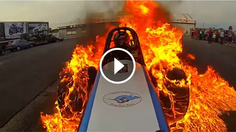 Drag racing, quando il burnout diventa... bruciante [Video]