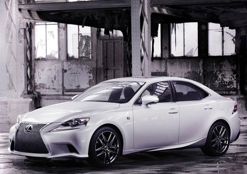 Nuova Lexus IS: le prime immagini ufficiali