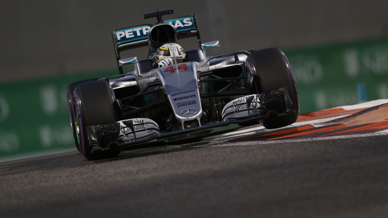 F1, Gp Abu Dhabi 2016: pole per Hamilton