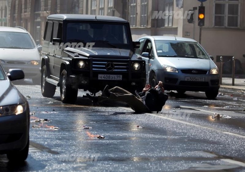 Die Hard - Un buon giorno per morire: 14 Mercedes-Benz per Bruce Willis