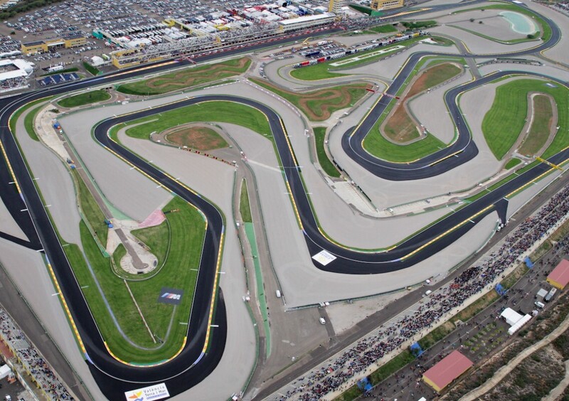 Per natale regalati una giornata in pista in Spagna