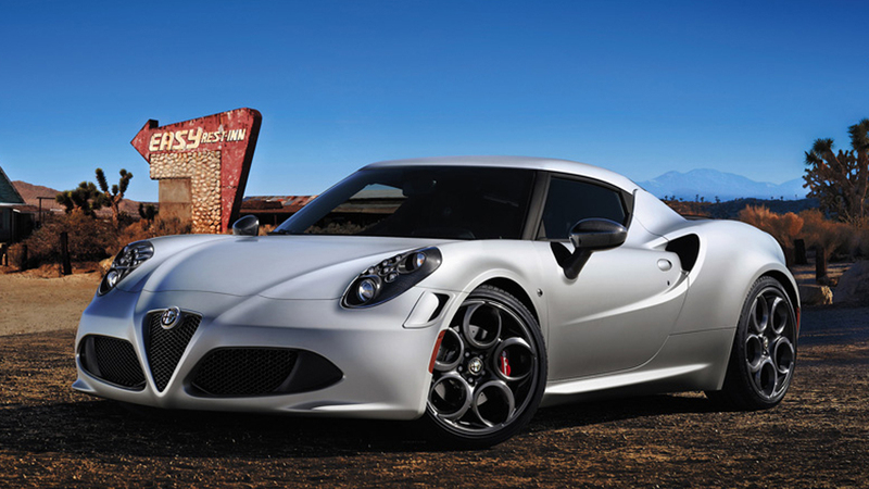 Alfa Romeo 4C: 240 CV, 895 Kg e... niente servosterzo