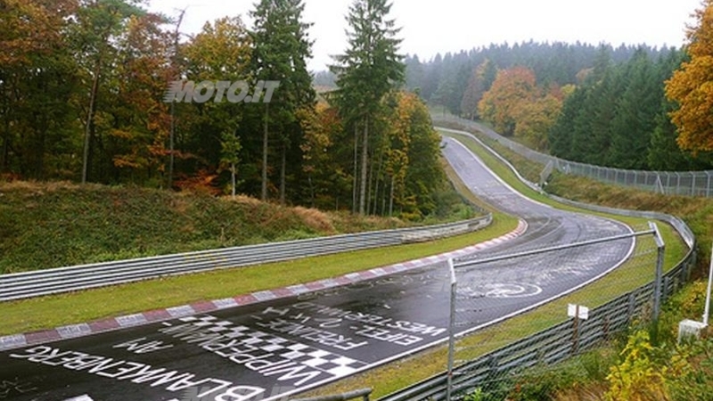 Il mitico N&uuml;rburgring &egrave; all&rsquo;asta