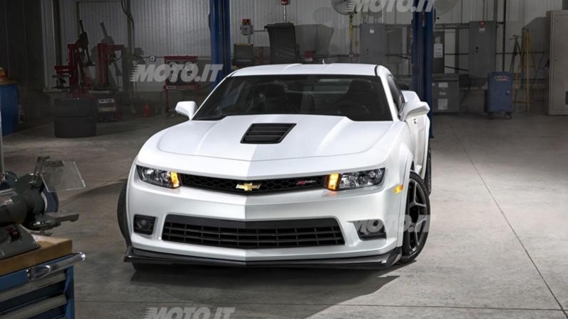 Chevrolet Camaro: a New York il restyling e la versione sportiva Z28