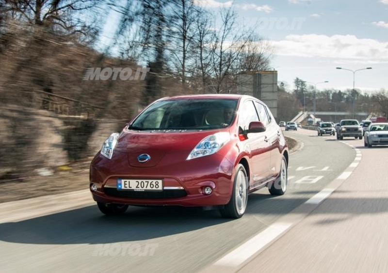 Nissan Leaf: 10.000 unit&agrave; vendute in Europa