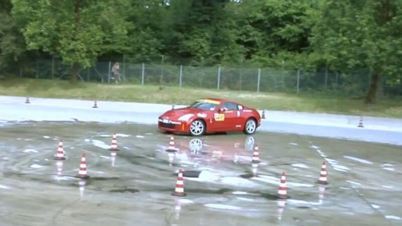 Corsi di guida sicura: sovrasterzo e controllo della sbandata - Video