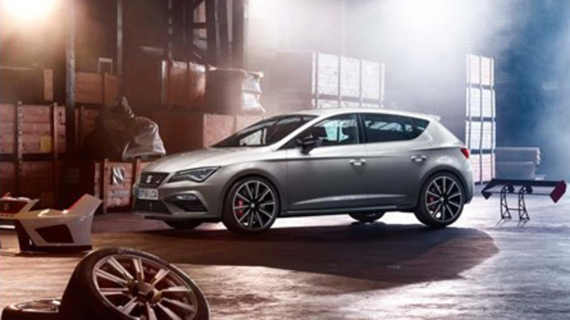 Nuova Seat Leon Cupra, ora raggiunge i 300 CV