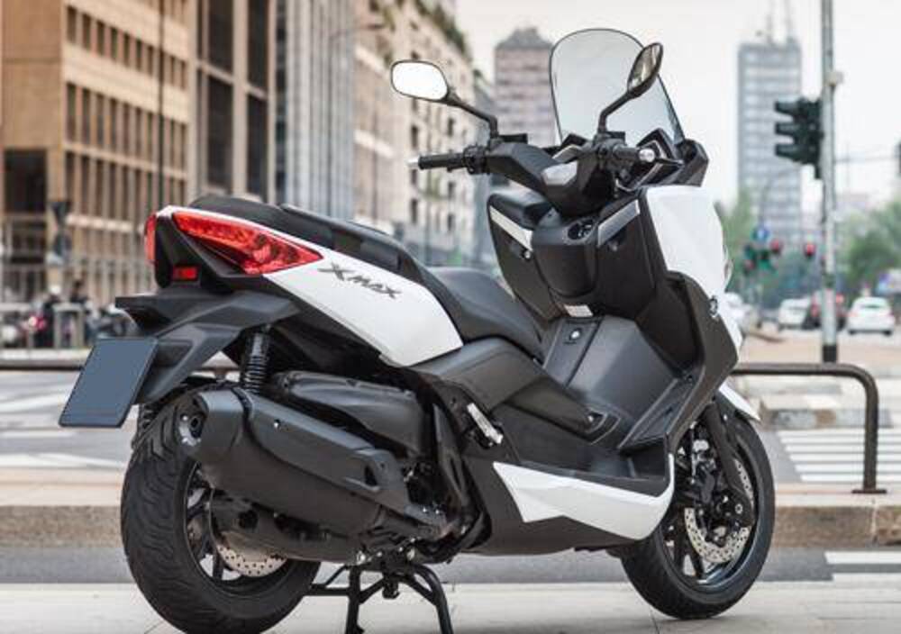 Yamaha X-Max 400 ABS (2013 - 16) (7)