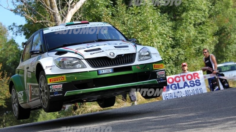 CIR 2013. Umberto Scandola (Skoda Fabia) solitario in testa al Rally del Friuli Venezia Giulia