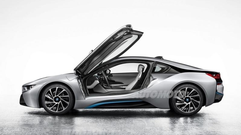 BMW i8: ecco la versione di serie