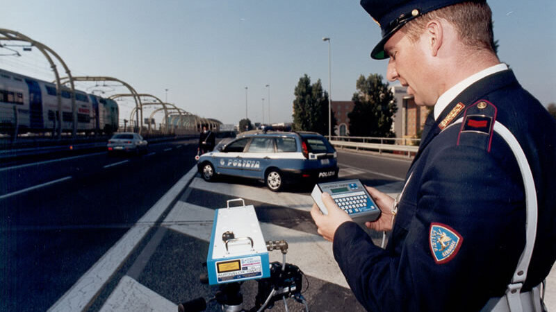 Autovelox: sanzione non valida se il verbale non indica l&#039;avviso di rilevazione di velocit&agrave;