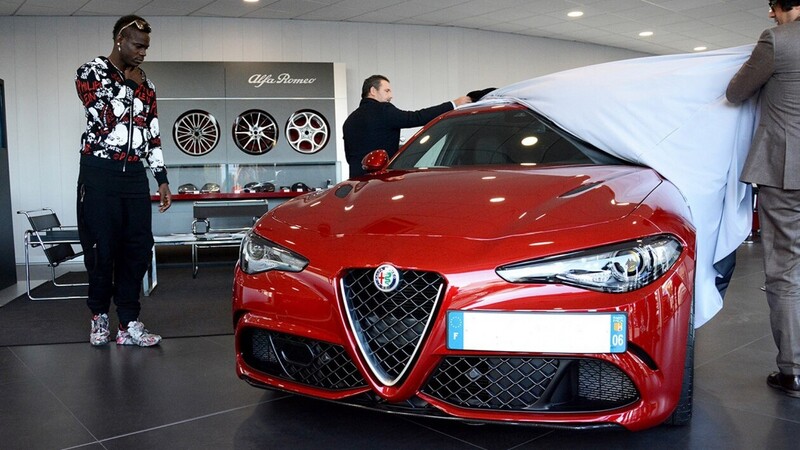 Un&#039;Alfa Romeo Giulia Quadrifoglio per Balotelli