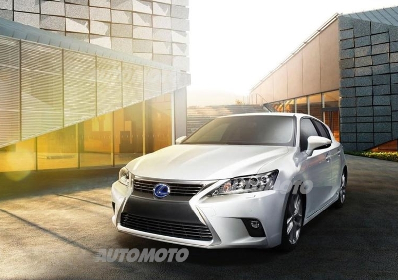 Lexus CT Hybrid restyling: prime immagini ufficiali