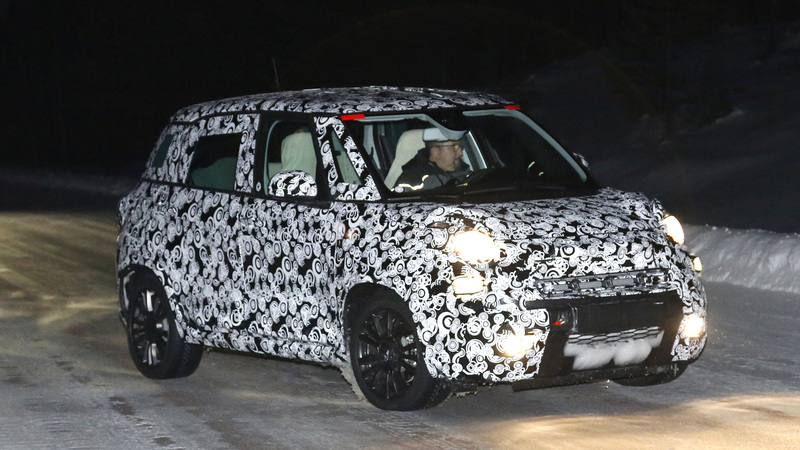 Fiat 500L restyling: beccata sulla neve, ecco le foto spia