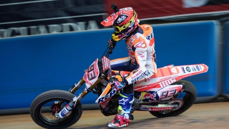 VIDEO. M&aacute;rquez vince il Superprestigio Dirt Track