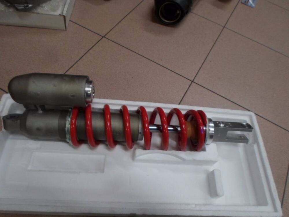 MONO AMMORTIZZATORE SUZUK Suzuki (2)