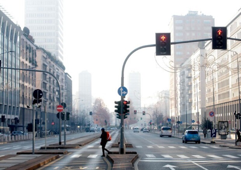 Smog: a Milano stop al blocco del traffico. Si circola senza limitazioni