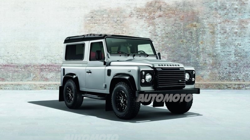 Land Rover Defender: a Ginevra in versione Black e Silver Pack