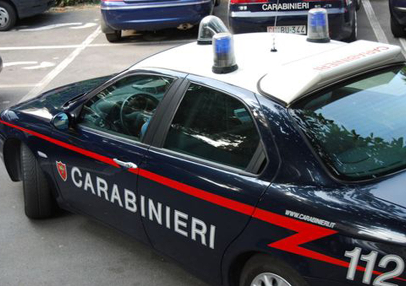 Auto nuove circolavano con targhe vecchie: denunciati in 25 per riciclaggio