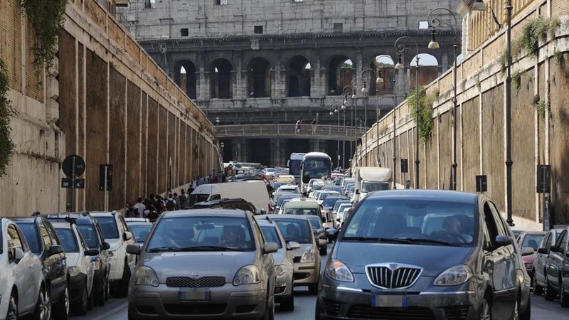 Roma: targhe alterne venerd&igrave; 4 e sabato 5 dicembre 2015