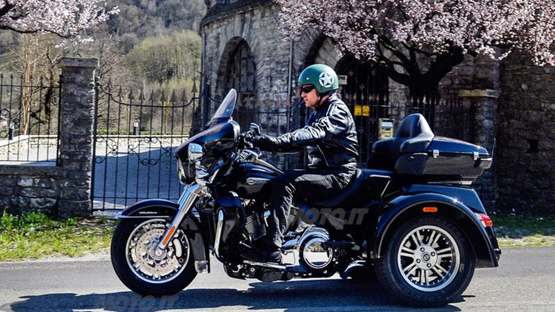 Harley-Davidson Tri Glide Ultra Classic L&#039;altra faccia di Milwaukee