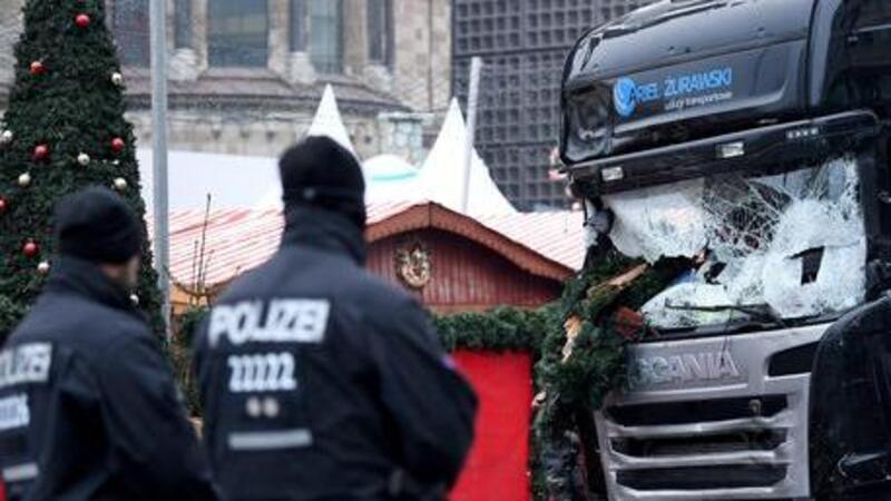 Attentato Berlino, la frenata automatica ha evitato una strage peggiore
