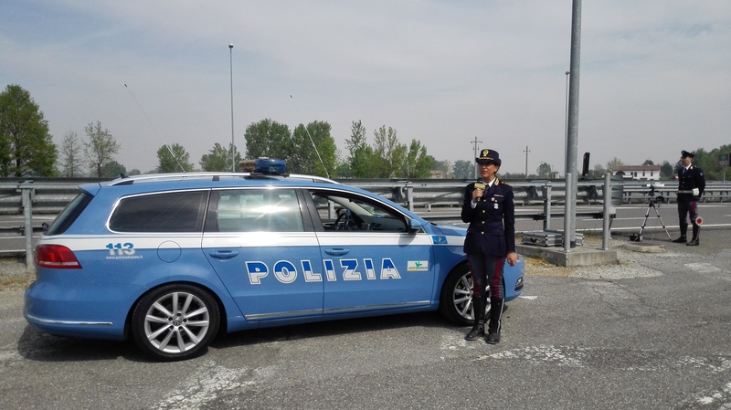 Una postazione mobile dell&#039;Autovelox della Polizia Stradale sulla A21