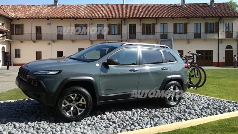 Ellis (Jeep): &laquo;La Cherokee &egrave; un 4x4 autentico. Comodo su strada, non accetta compromessi fuori&raquo;