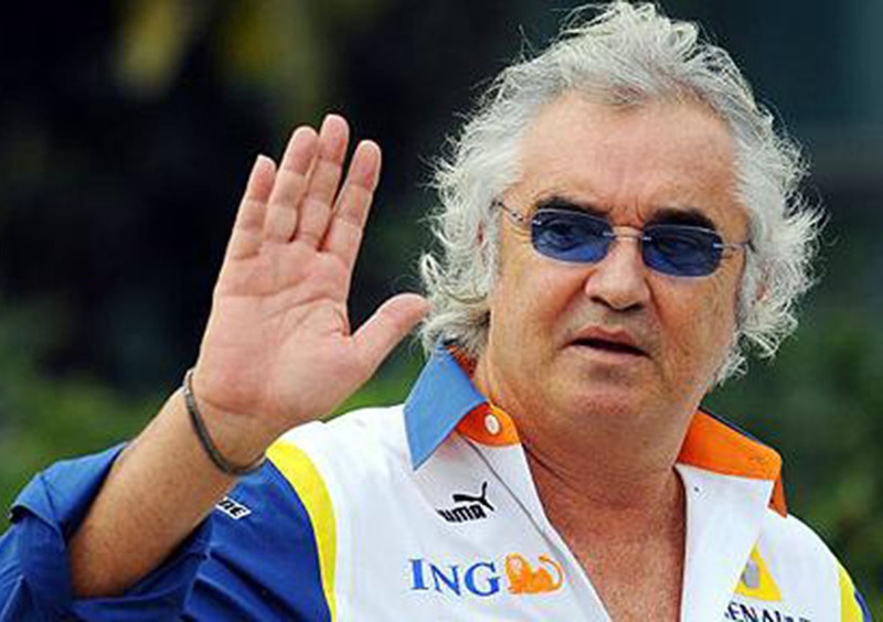 Briatore: &laquo;Alonso ha preso la scossa? La McLaren faccia chiarezza&raquo;