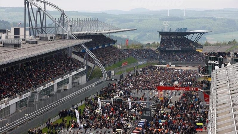 La magia della 24 Ore del Ring: cosa spinge 205.000 persone alla Nordschleife