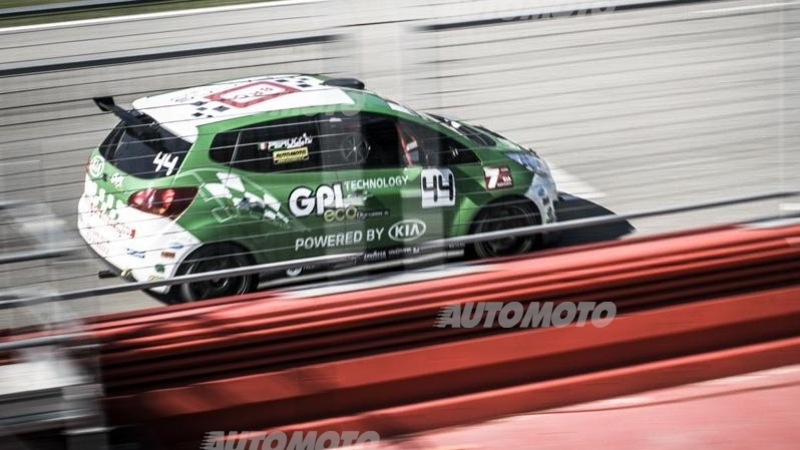 Kia Green Hybrid Cup 2014, Imola: Perucca si ritira in gara 1