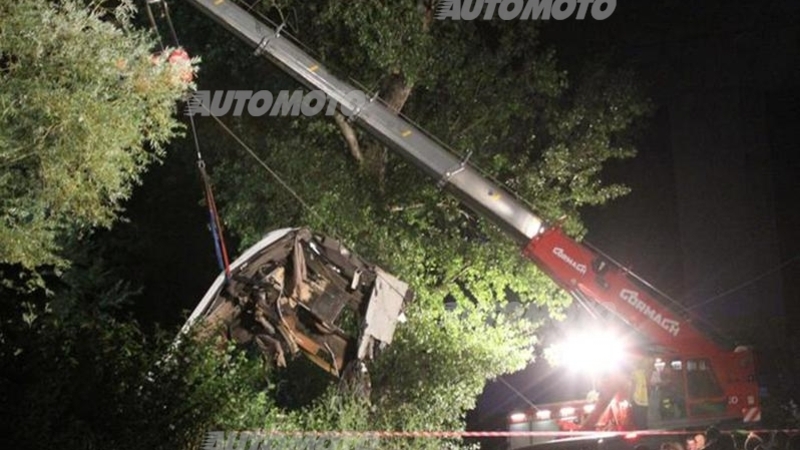 Bus in Irpinia, revisione falsa: 3 arresti. E chi doveva controllare le barriere?