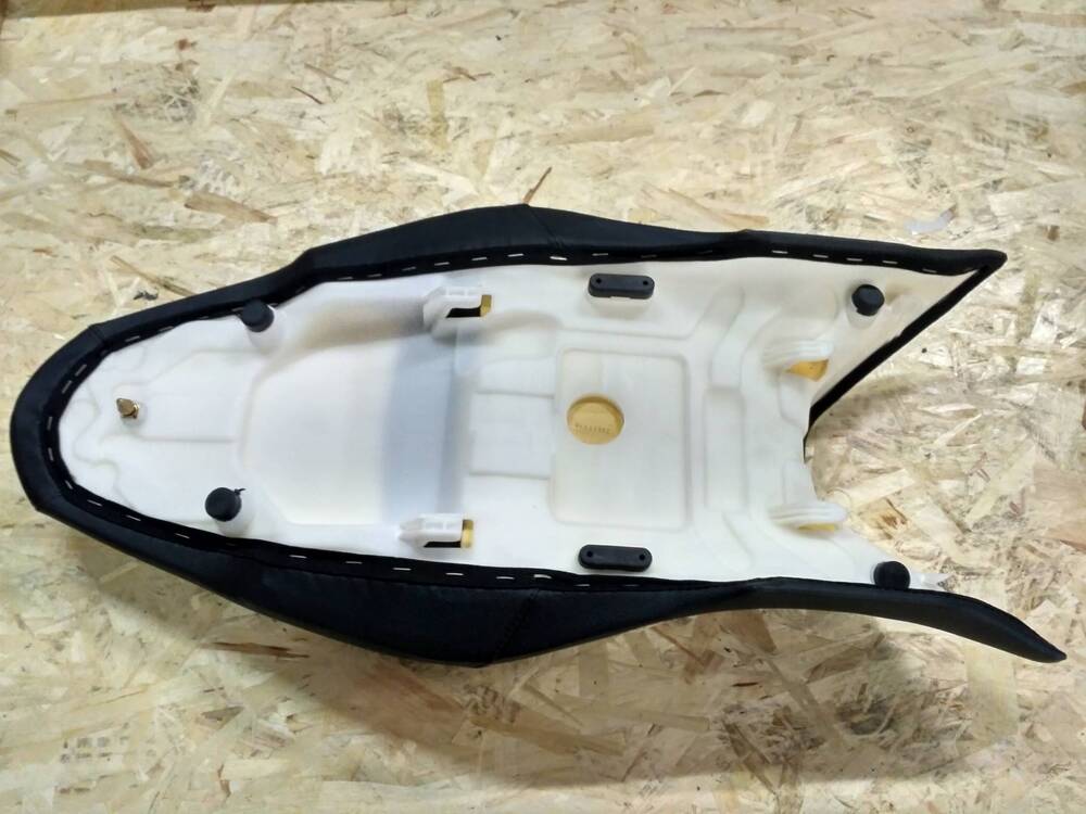 SELLA APRILIA SHIVER (86027900NA) (2)