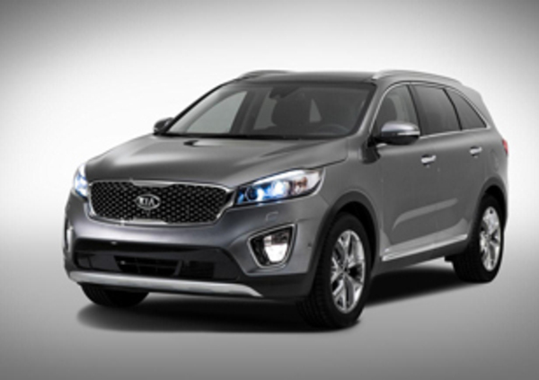 Nuova Kia Sorento: prime immagini della versione 2015