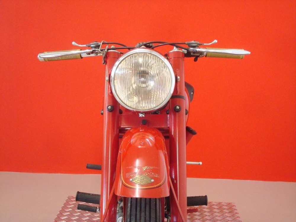 Moto Guzzi AIRONE 250 SPORT (11)