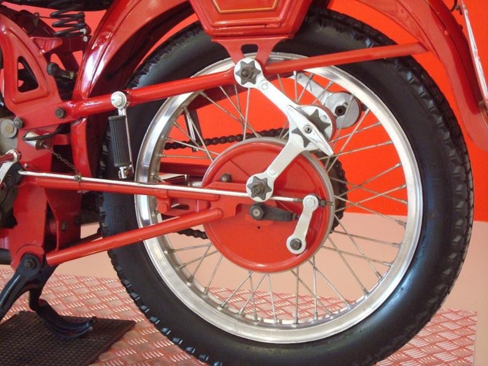 Moto Guzzi AIRONE 250 SPORT (14)