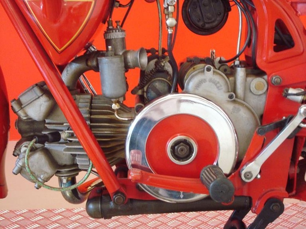 Moto Guzzi AIRONE 250 SPORT (13)